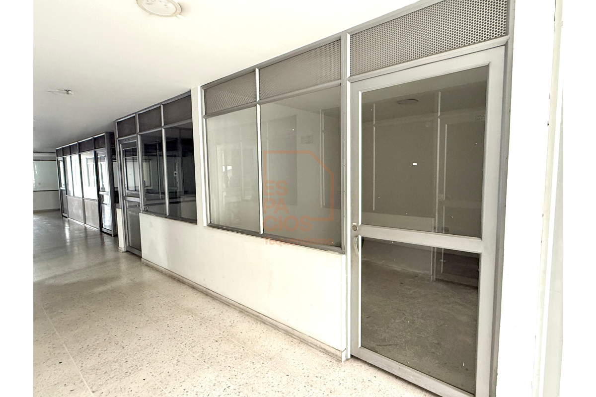 Locales en Arriendo, Ricaurte Bogotá - LOAR321